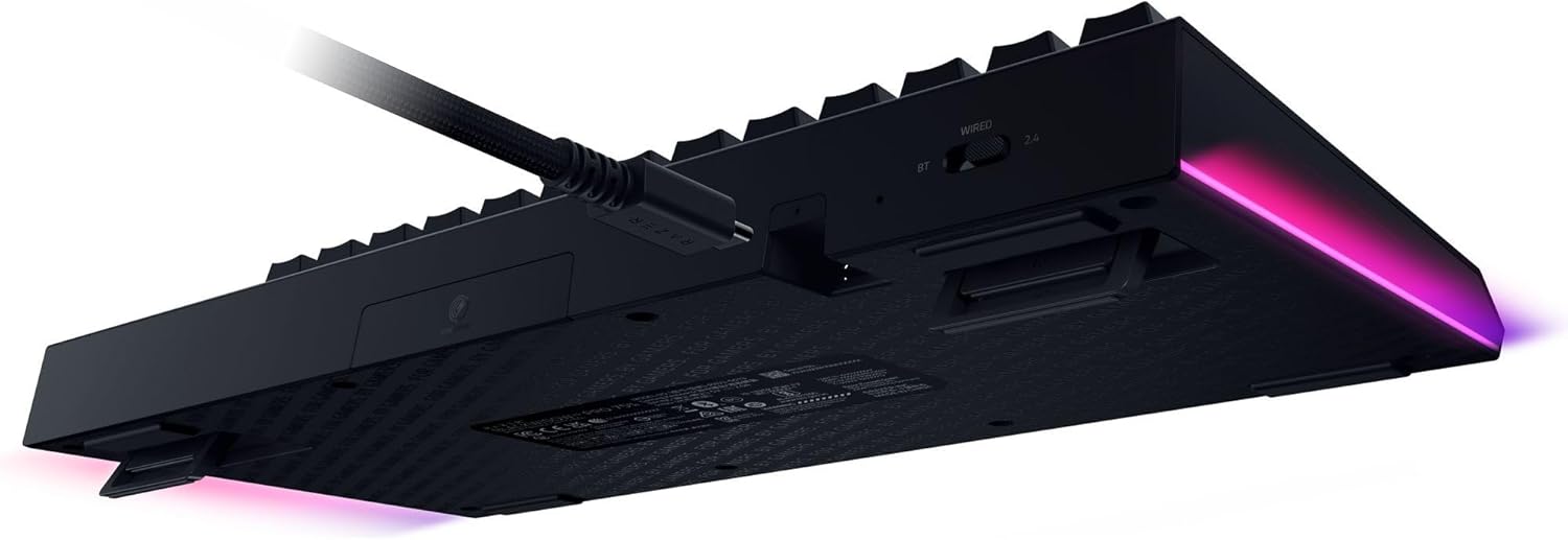 Razer BlackWidow V4 - Mechanisch gaming toetsenbord met Chroma RGB (Mechanische Razer gele schakelaars, 6 speciale macro toetsen, Doubleshot ABS keycaps) QWERTY US Layout | Zwart