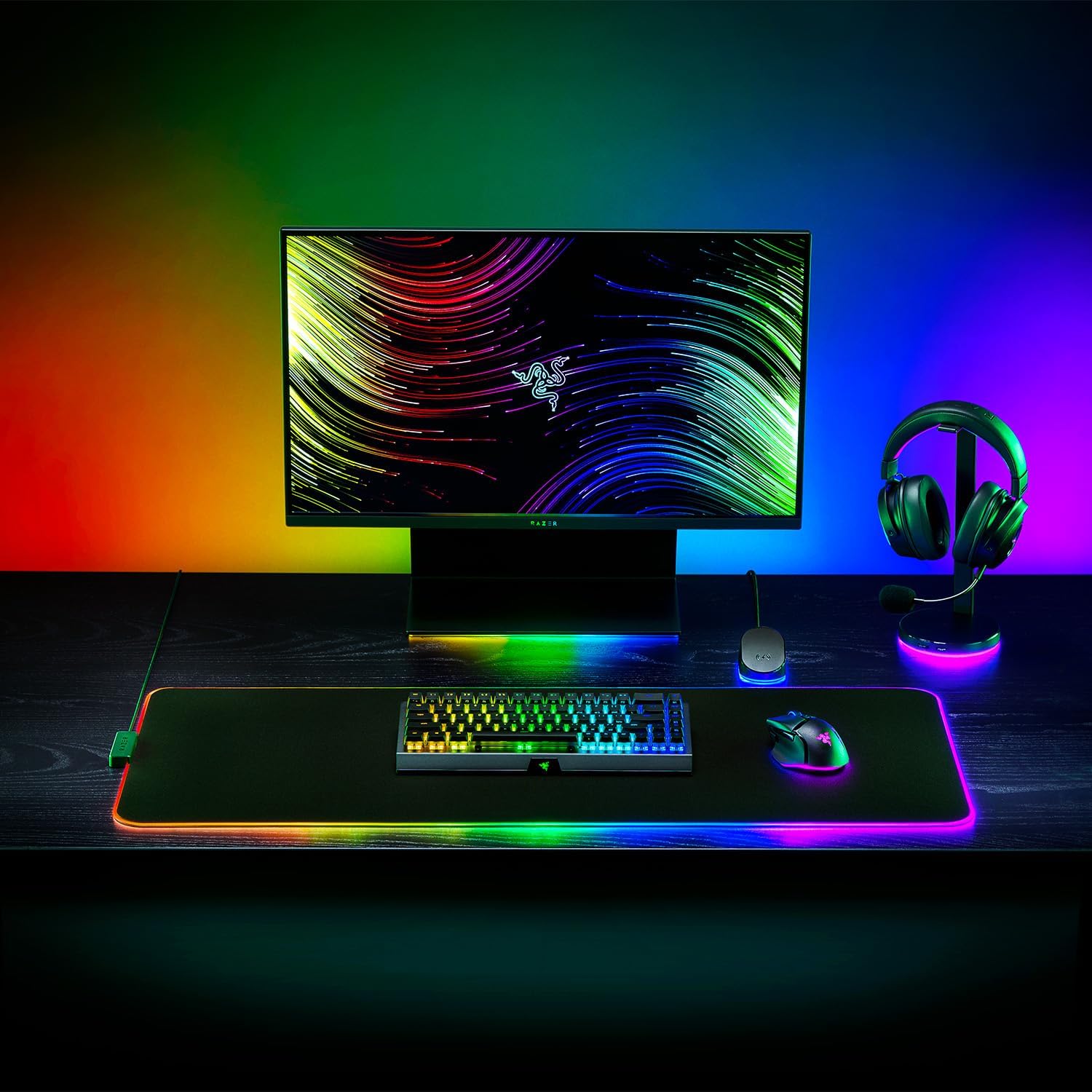 Razer Strider Chroma - Hybride muismat (19 Razer Chroma RGB verlichtingszones, vergroot formaat, anti-slip basis, water- en vervormingsbestendig) L | Zwart