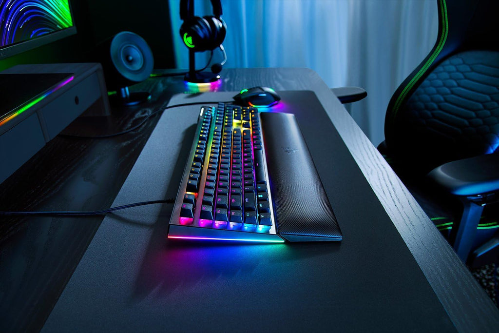 Razer BlackWidow V4 - Mechanisch gaming toetsenbord met Chroma RGB (Mechanische Razer gele schakelaars, 6 speciale macro toetsen, Doubleshot ABS keycaps) QWERTY US Layout | Zwart