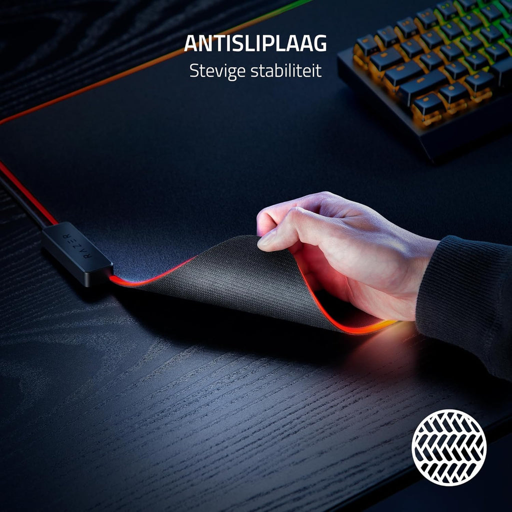 Razer Strider Chroma - Hybride muismat (19 Razer Chroma RGB verlichtingszones, vergroot formaat, anti-slip basis, water- en vervormingsbestendig) L | Zwart